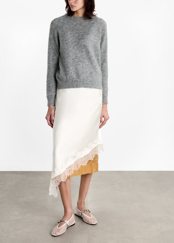 pernille-white_2.jpg?ts=20251009034608