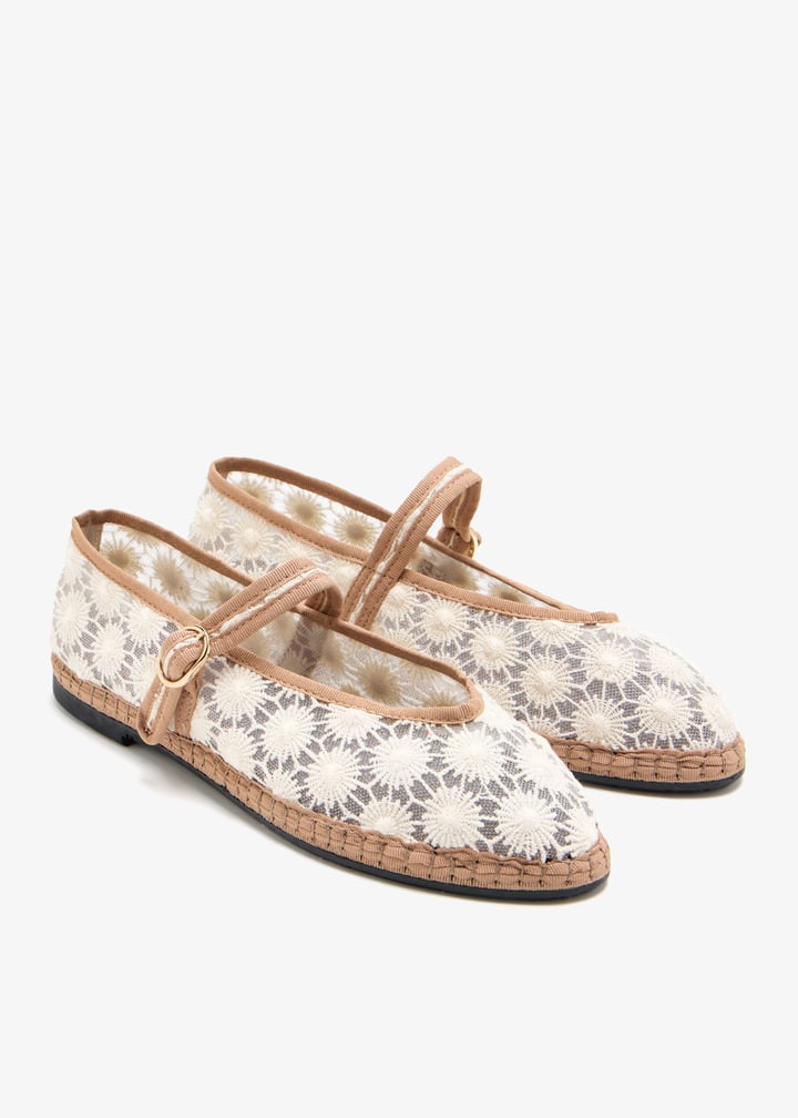 pierresnflwr-beige_7.jpg?ts=20251111123920