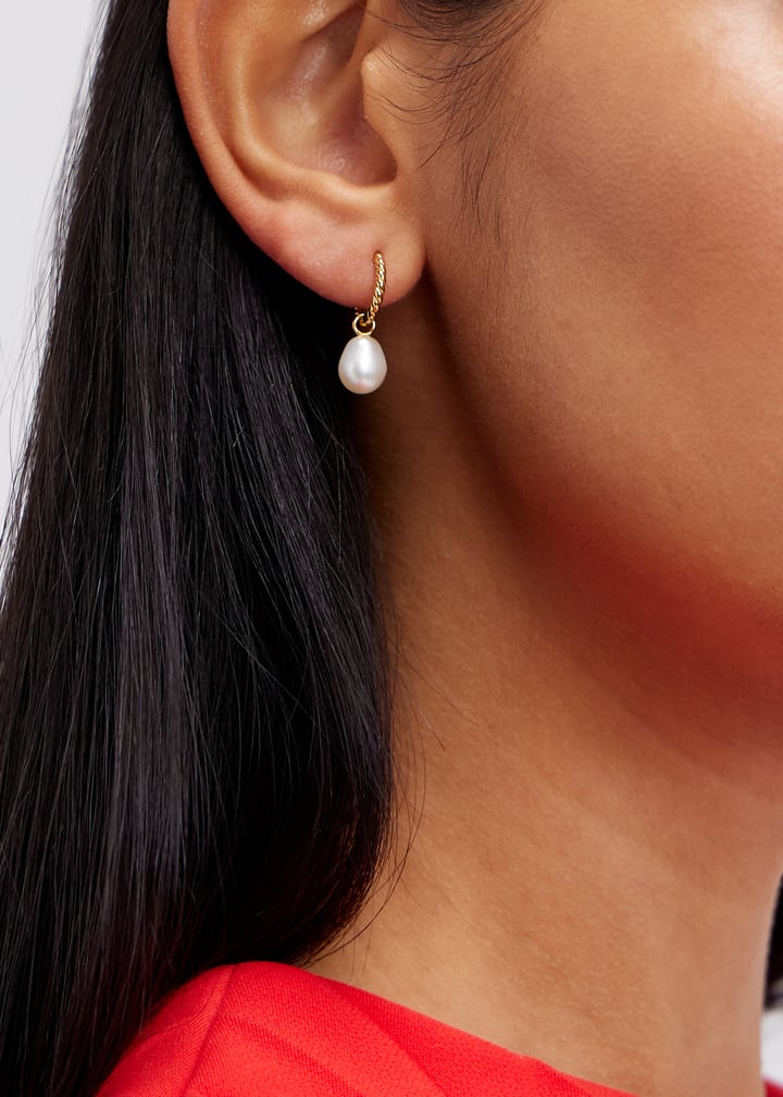 送料関税込【AMY O】Delta Sculptural Small Hoops (2色)国内発 送料関税込【AMY O】Delta Sculptural Small Hoops (2色)国内発