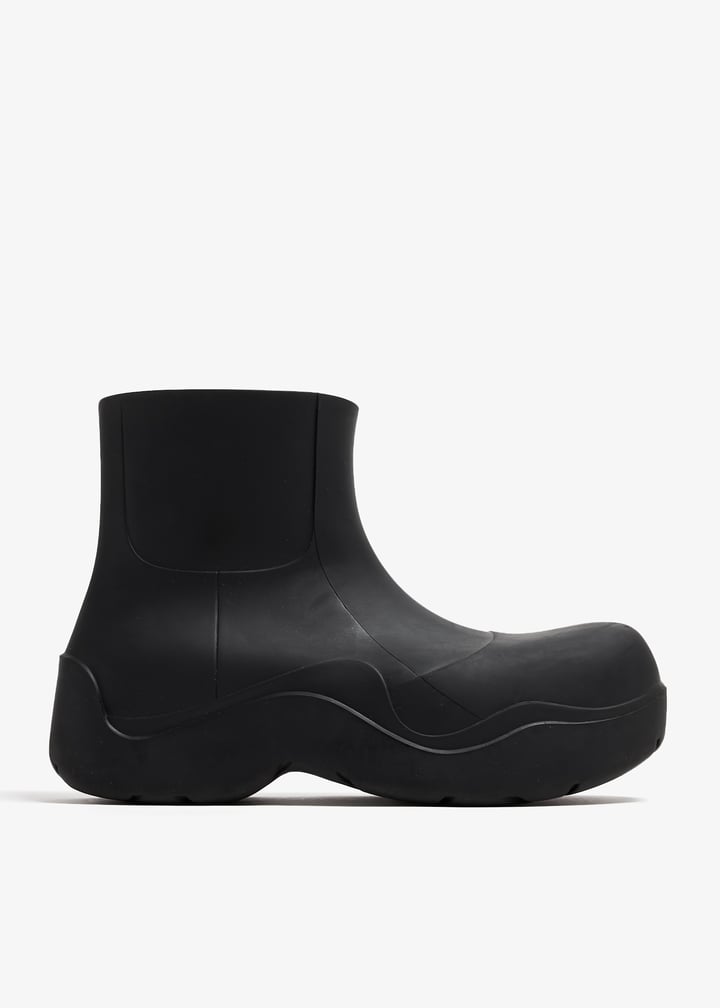 Bottega Veneta Pre-Loved Puddle boots for Women - Black in UAE