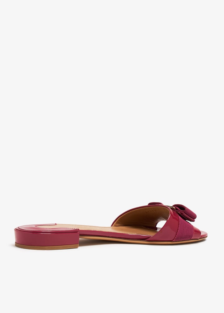 サンダル・ミュール Ferragamo Flame Red Mini Bow Sandals Mini bow sandal - Women | Ferragamo