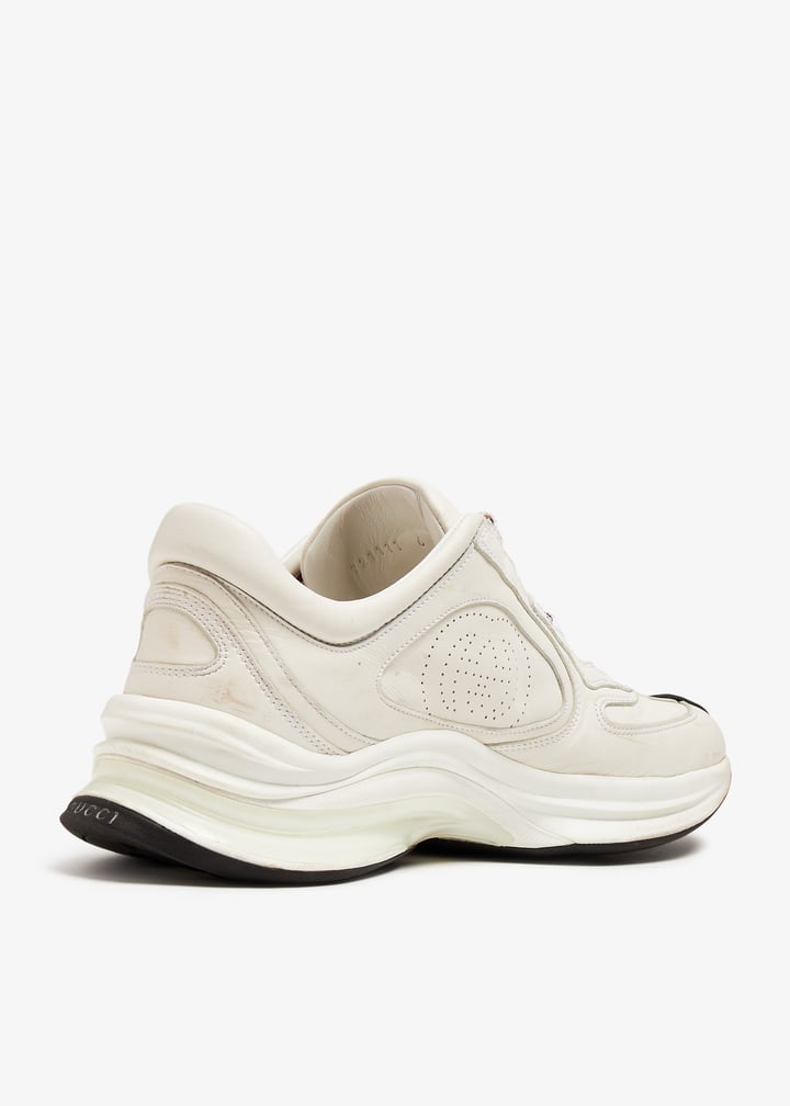 Gucci Pre-Loved Gucci Run sneakers for Women - White in UAE