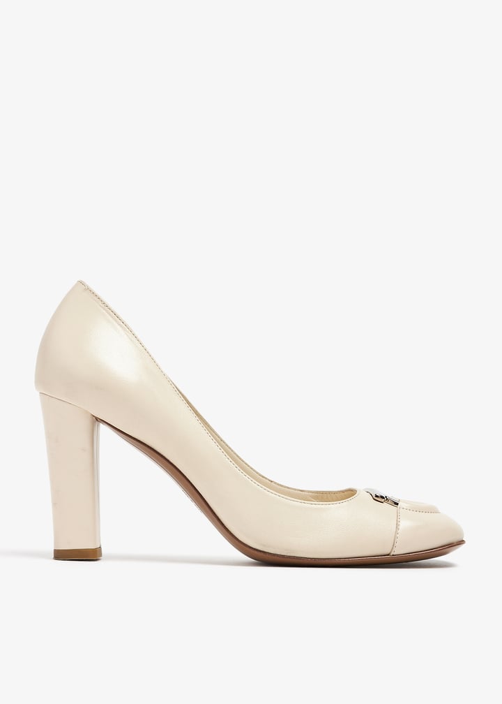 Salvatore Ferragamo Pre-Loved Gancini pumps for Women Cream in