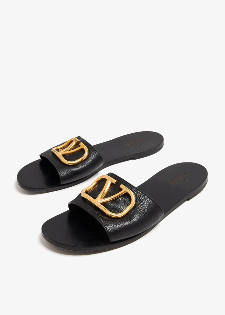 サンダル・ミュール VALENTINO GARAVANI WOMAN SLIPPERS Valentino Garavani Rockstud patent leather slippers in