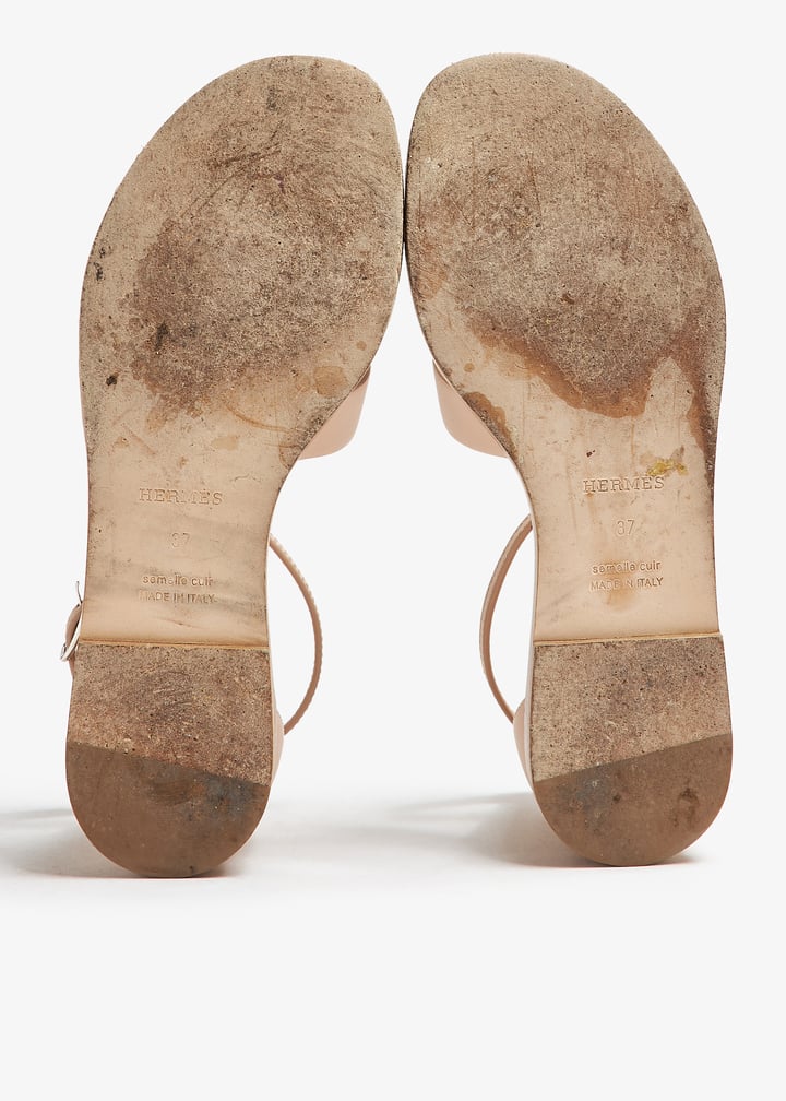 フィット感抜群♪【HERMES】Santorini sandal ベージュ Hermes Santorini Sandals – thevogueagent