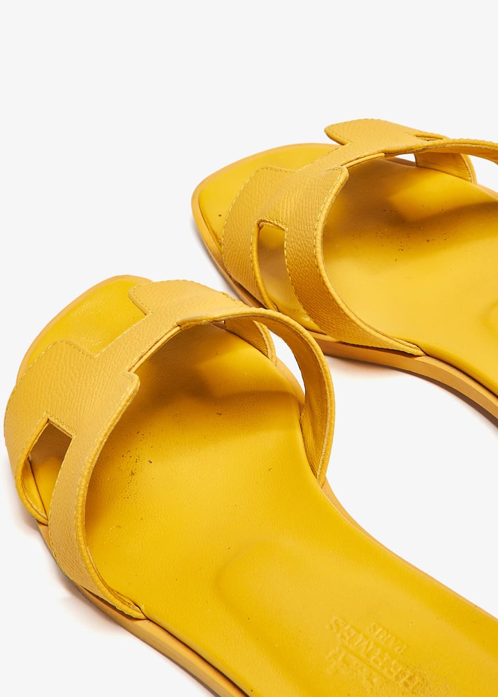 Hermès Pre-Loved Oran sandals for Women - Yellow in Qatar