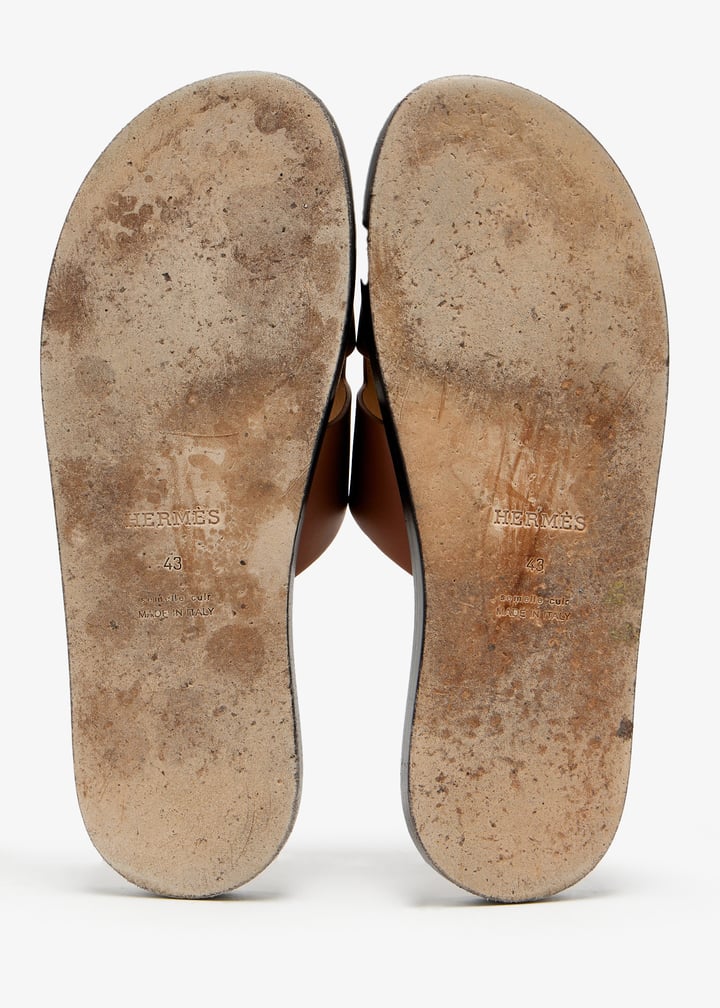 Hermès Pre-Loved Izmir sandals for Men - Brown in UAE  display picture 1