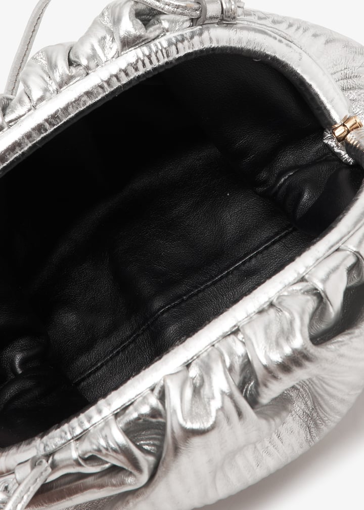 kupopo 　　BOTTEGA VENETA シルバー ザポーチ kupopo 様専用 BOTTEGA VENETA シルバー ザポーチ - メルカリ