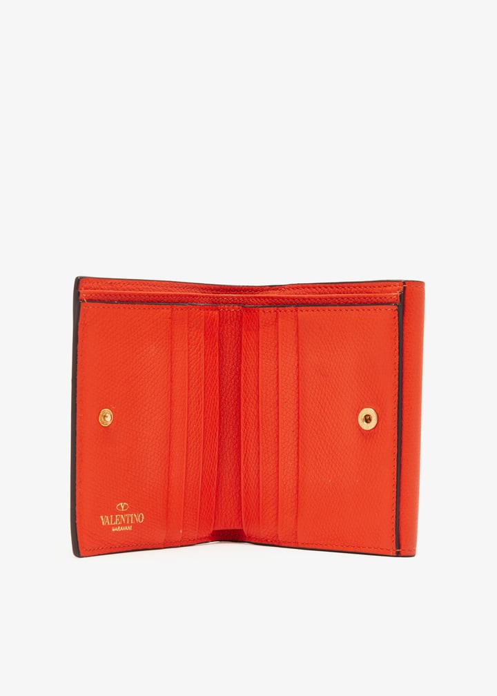 Valentino Garavani Pre-Loved VLogo Compact wallet for Women Valentino Garavani Pre-Loved VLogo Compact wallet for Women