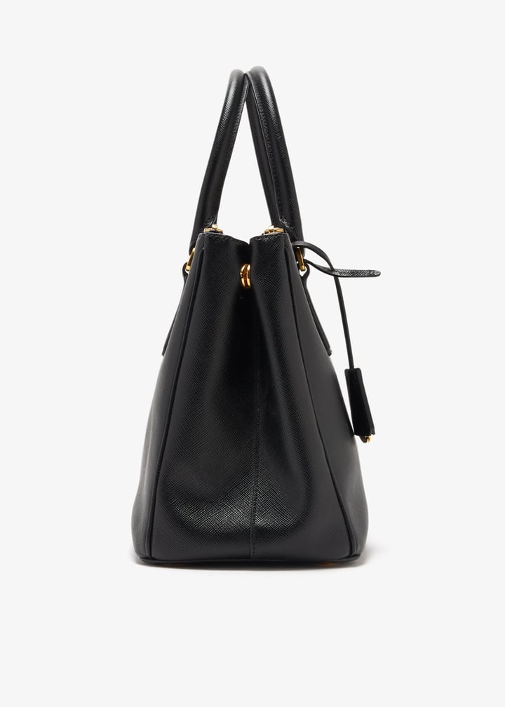 トートバッグ PRADA SAFFIANO LUX LEATHER TOTE BAG Prada Saffiano Leather Front Pocket Tote Bag ○ Labellov
