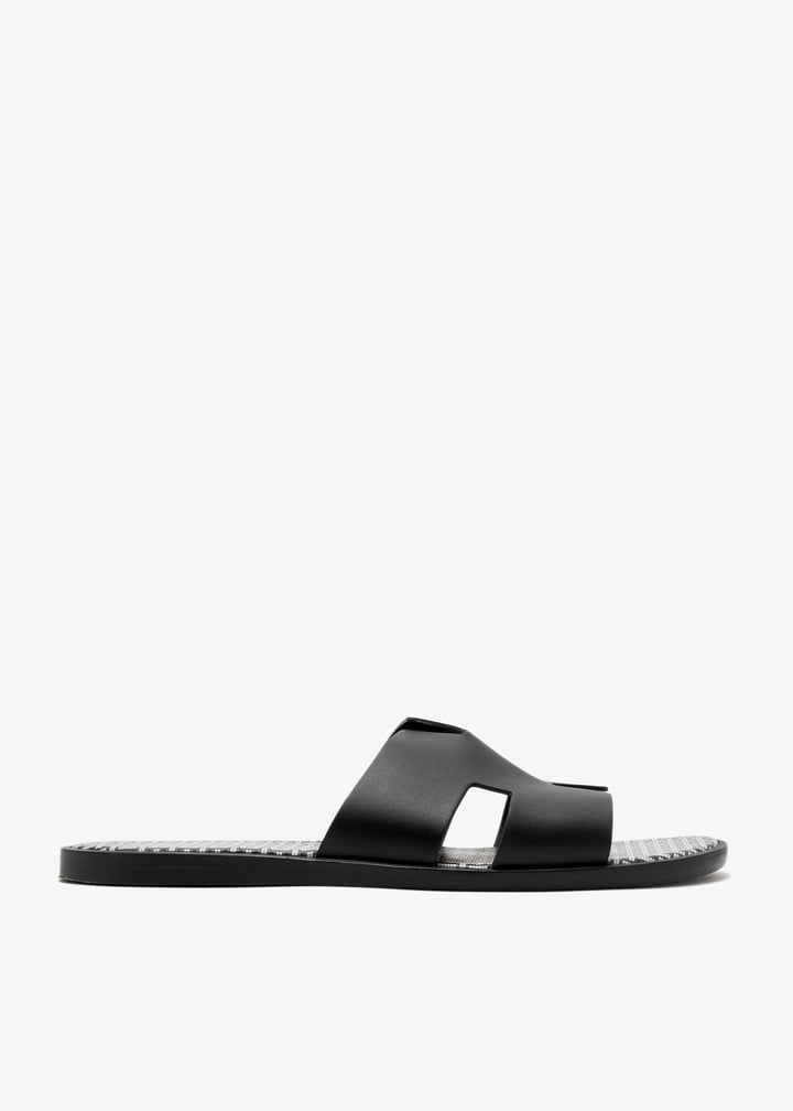 Hermès Pre-Loved Izmir sandals for Men - Black in UAE