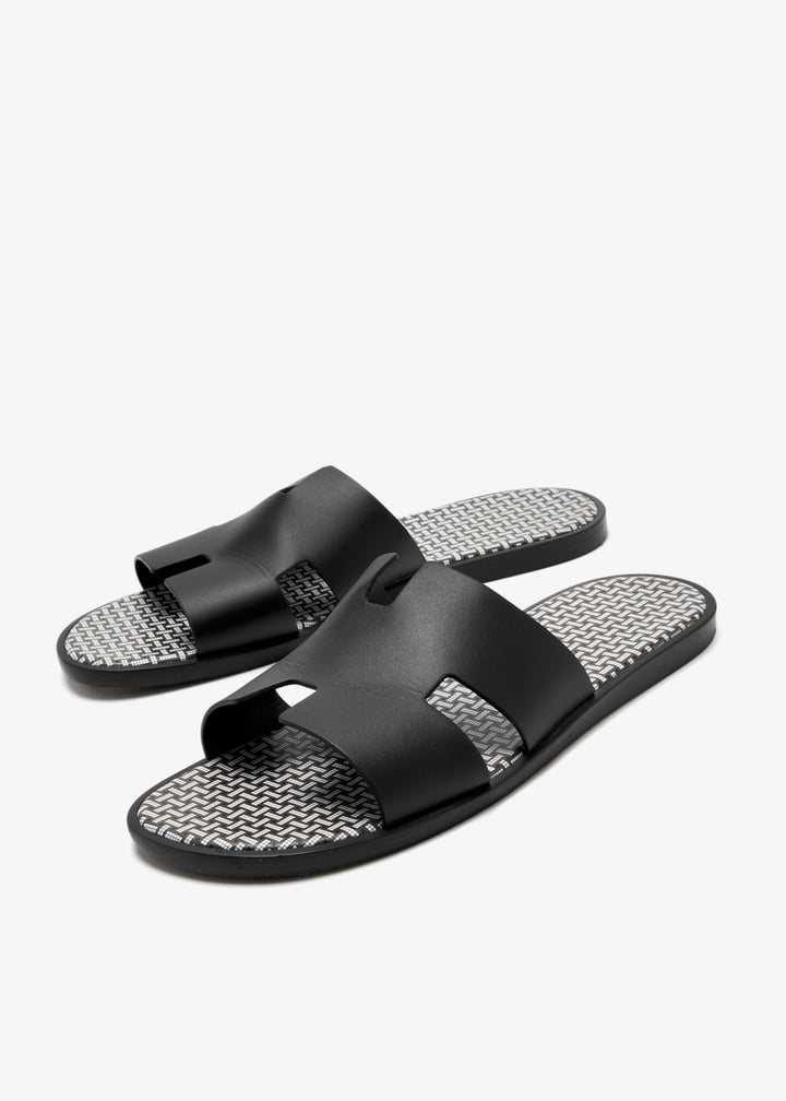 Hermès Pre-Loved Izmir sandals for Men - Black in UAE