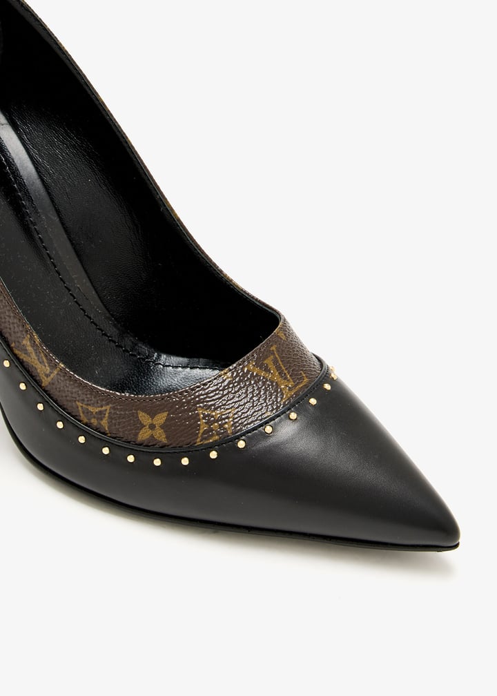 Louis Vuitton Pre-Loved Monogram Studded Cherie 100 pumps for