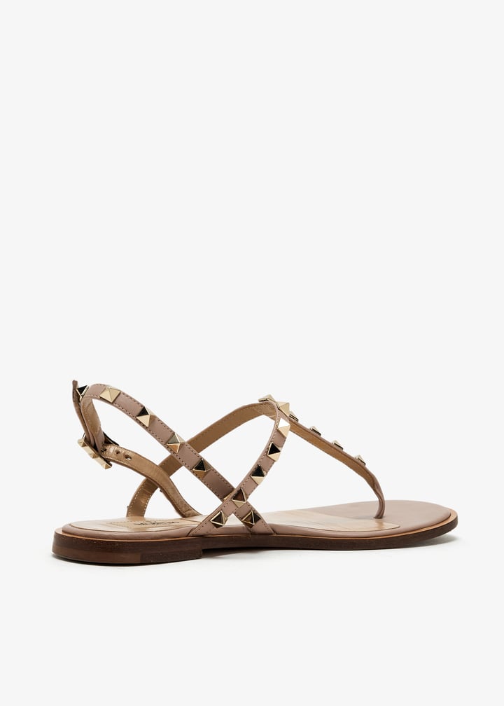 VIP【送料関税込】VALENTINO GARAVANI ROCKSTUD FLAT SANDALS Valentino Garavani Rockstud flat sandals for Women - White