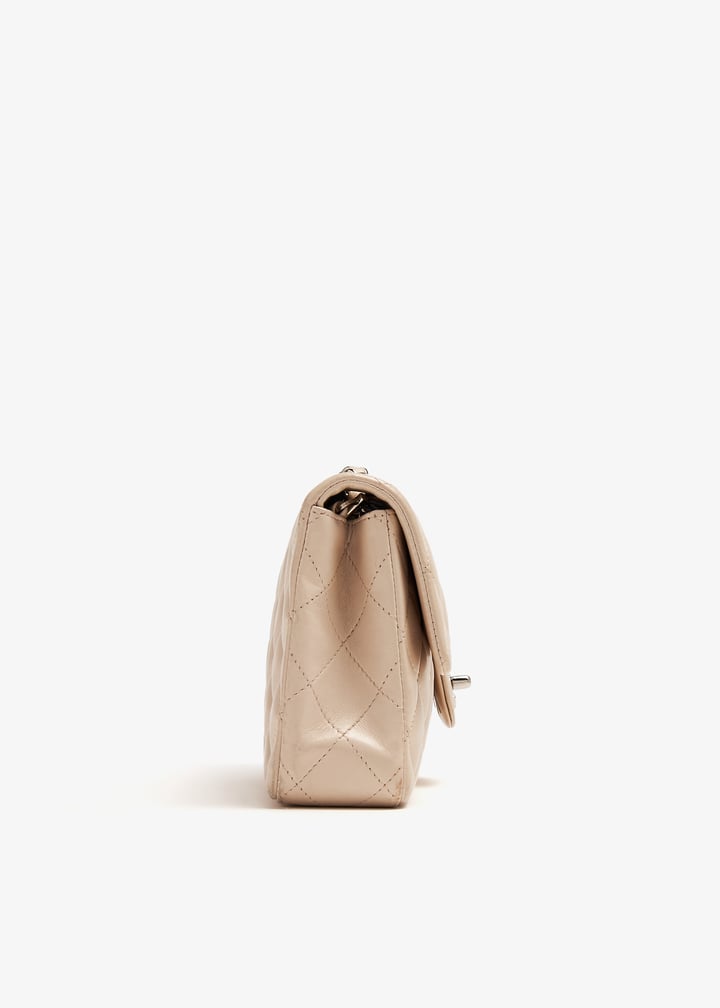 pldchanelflapbeige001_5.jpg?ts=20240625033034