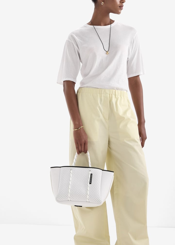 ptesch-flkwht_2.jpg?ts=20250612041232