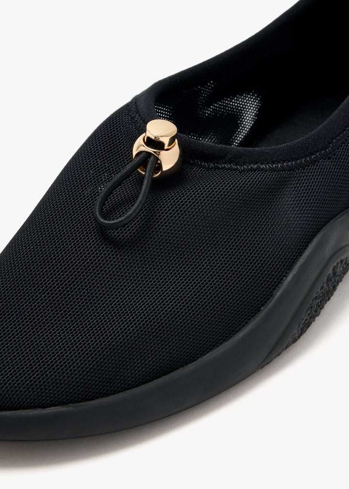 raina-meg-black_5.jpg?ts=20260409031301