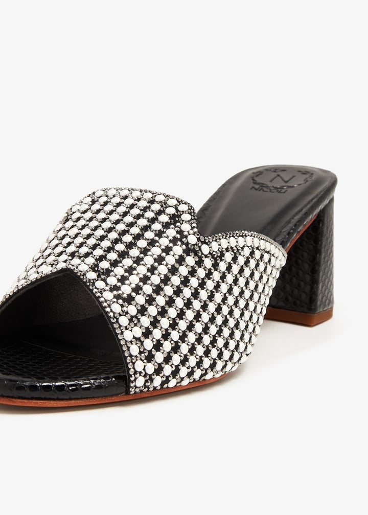 remus-black_5.jpg?ts=20240216032036