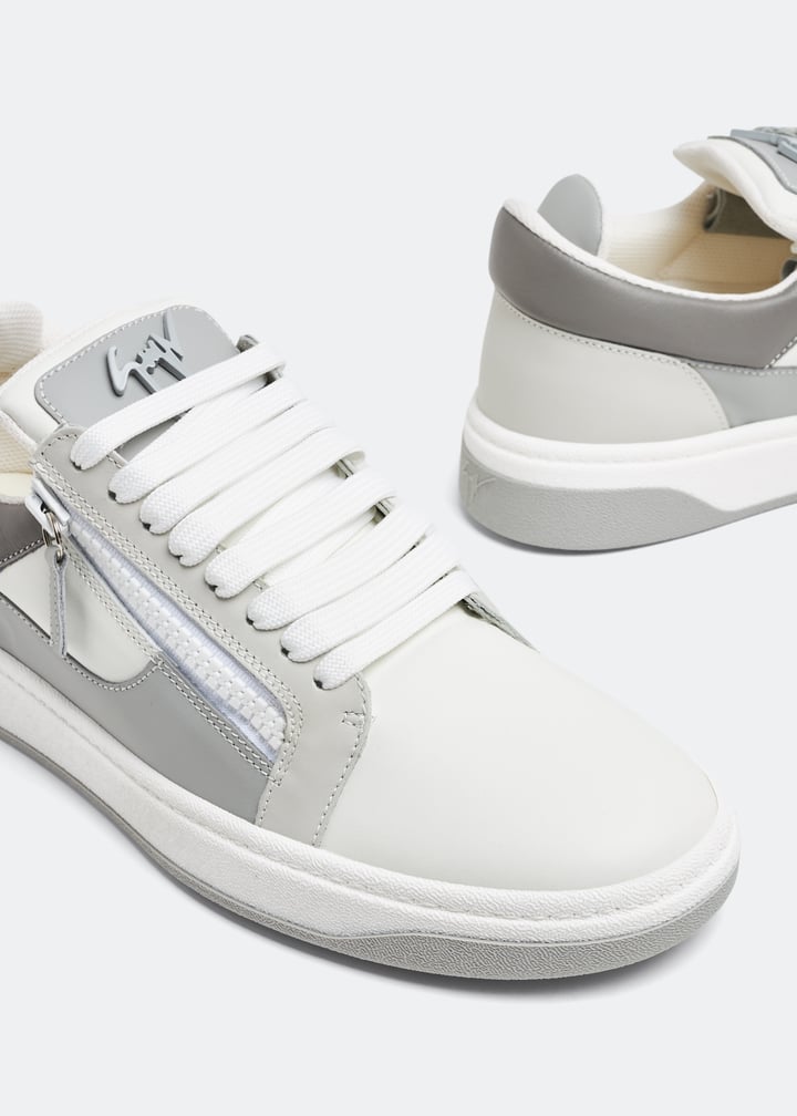 スニーカー GIUSEPPE ZANOTTI Men Sneakers RU00011004 White KRISS - Mid top sneakers - White | Giuseppe Zanotti - USA