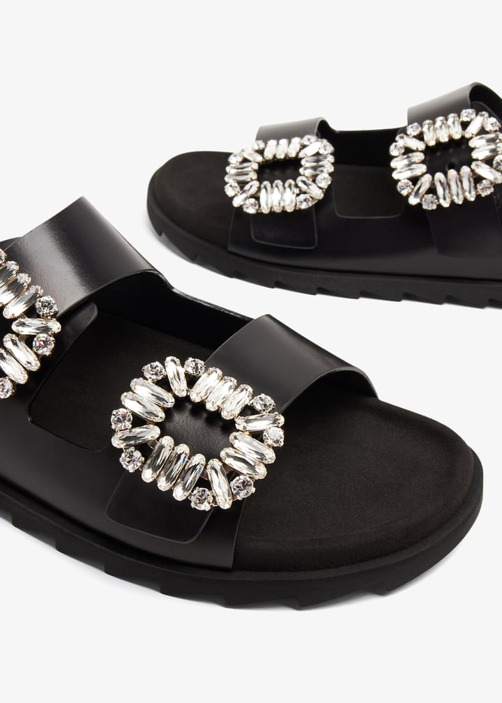 【送料 関税込】ROGER VIVIER Buckle leather sandals Viv' Rangers Sandals in leather Black Woman