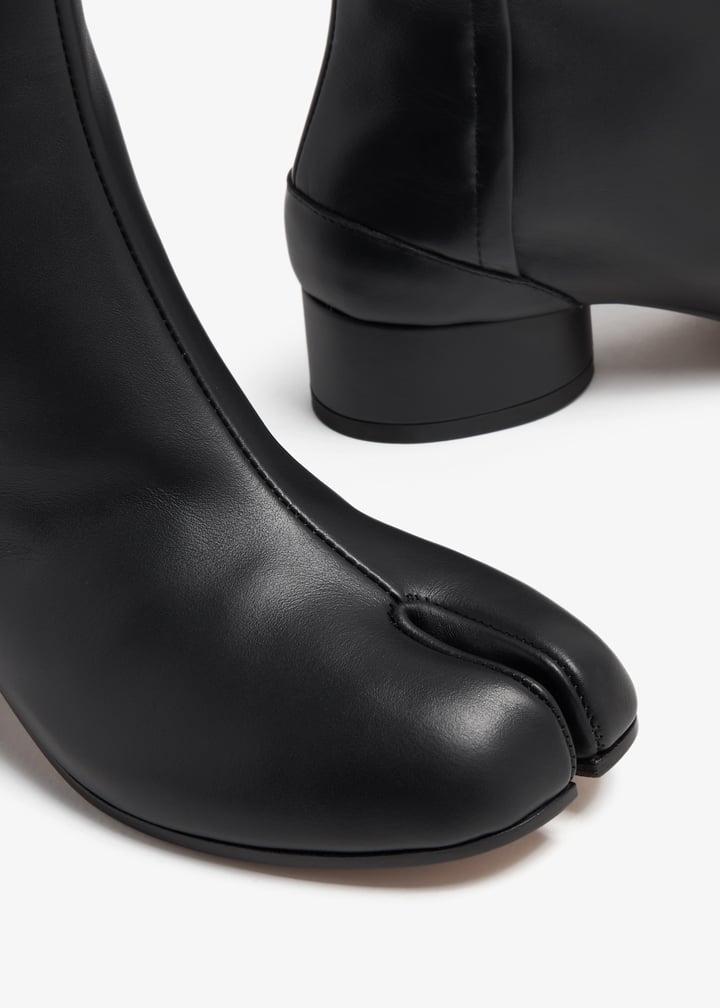Maison Margiela Tabi ankle boots for Women - Black in Qatar