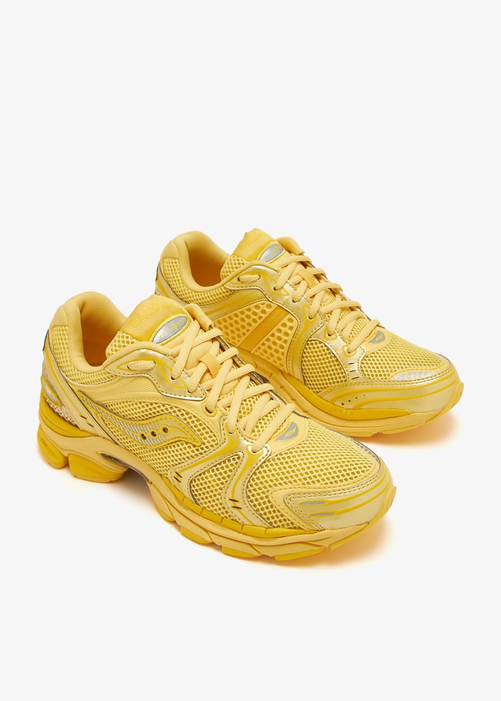 Saucony ProGrid Triumph 4 sneakers for Women - Yellow in USA
