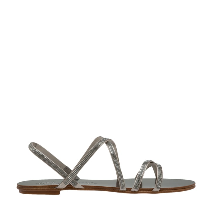 sarabel-moncom_1.jpg?ts=20220524041723