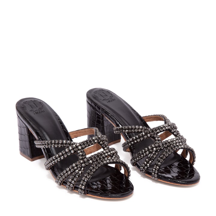 simone-black_2.jpg?ts=20220508155228