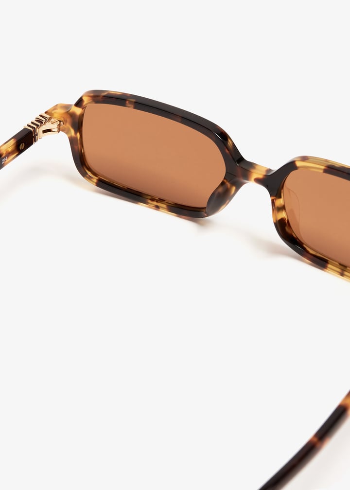 小物 Miu Miu 23aw regard sunglasses Slate Gray Lenses Miu Regard Sunglasses | Miu Miu