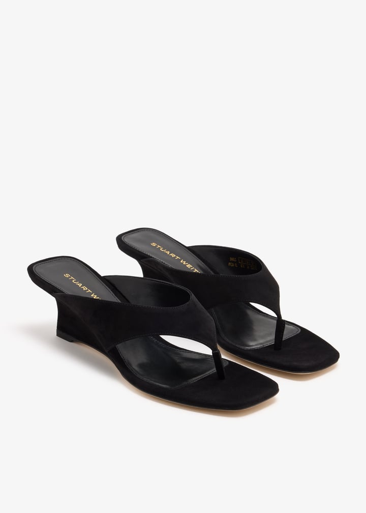 Stuart Weitzman Vinnie 50 thong sandals for Women - Black in Oman