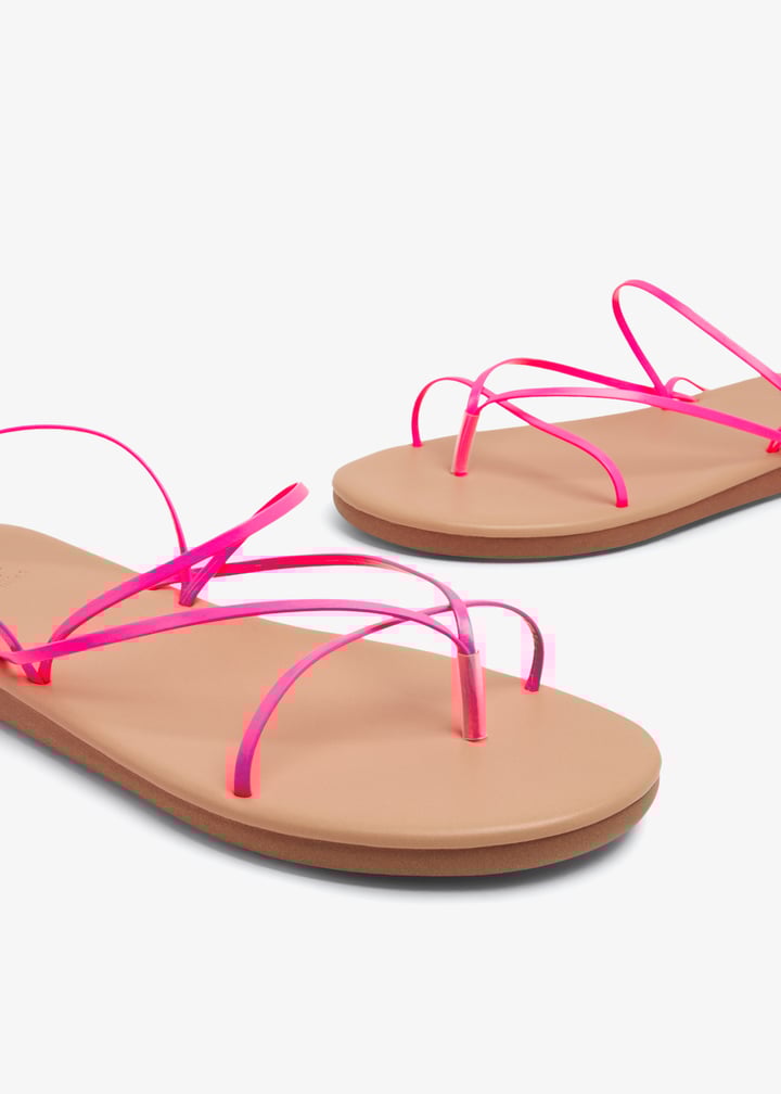 stringflipflop-flupnk_3.jpg?ts=20240418044025