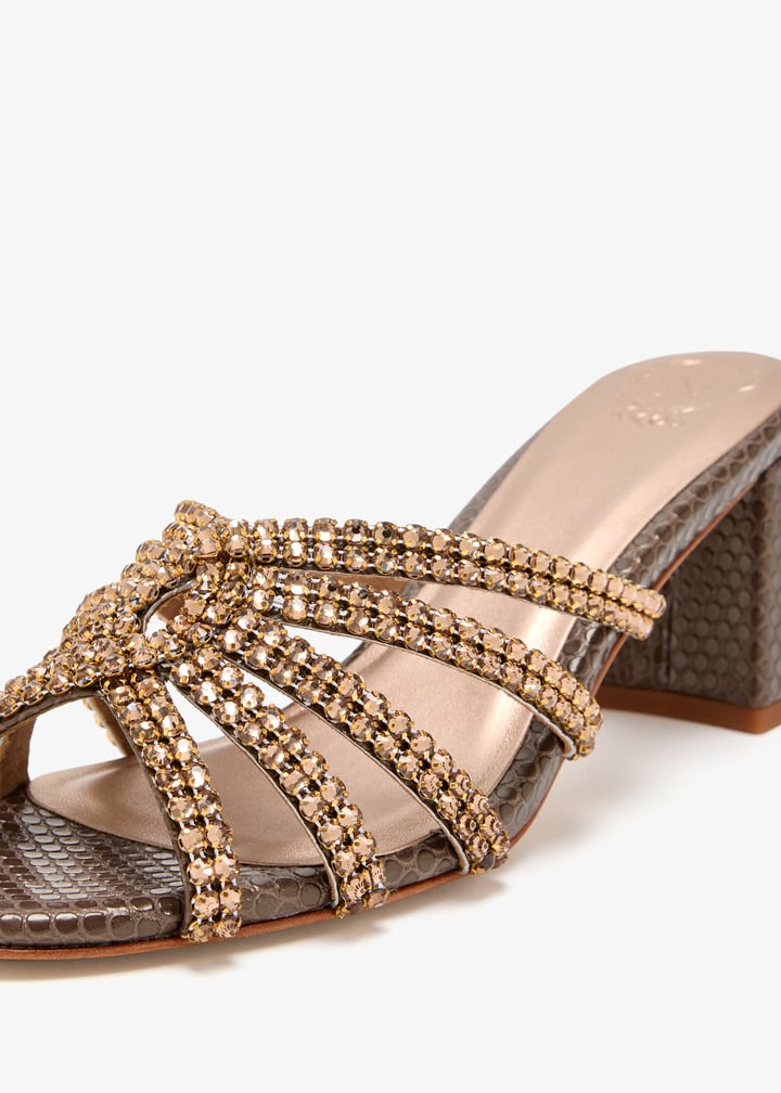 svana-brown_5.jpg?ts=20260203022617