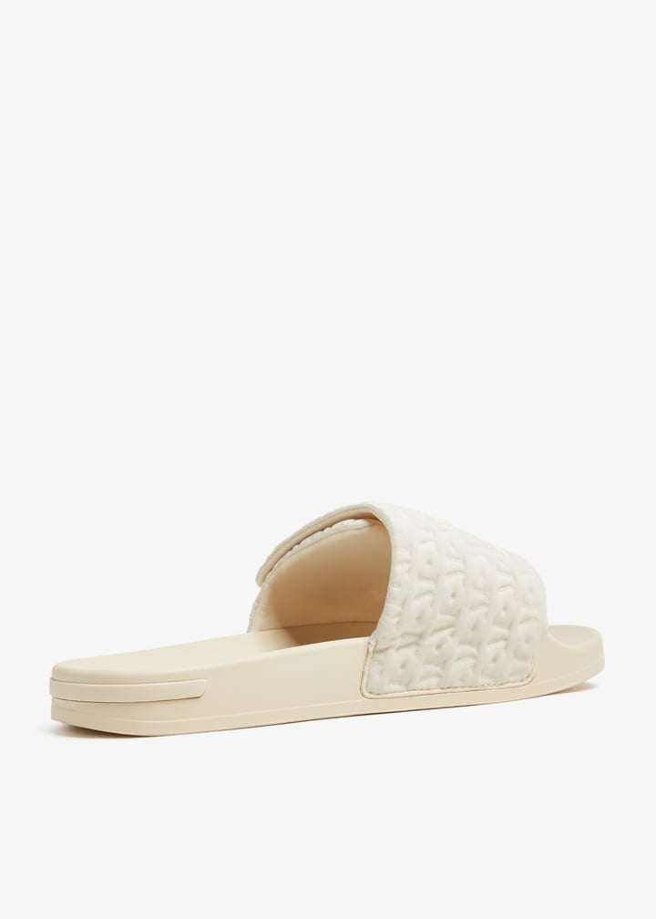 tew2002-beiemb_6.jpg?ts=20240213053052