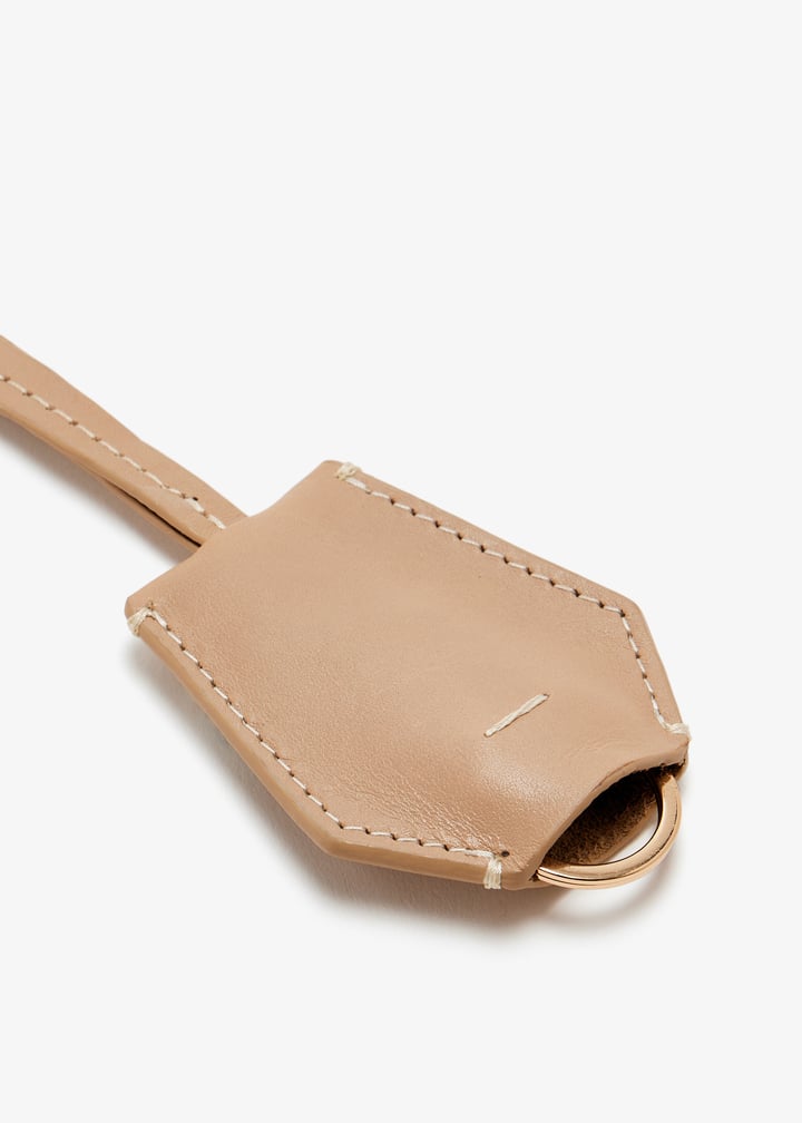 thelinekeyclochette-taupe_5.jpg?ts=20250816030824