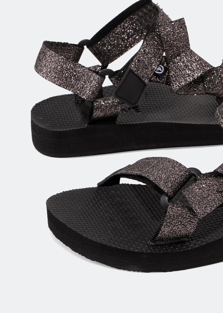 trekky-exclusive-silver_2.jpg?ts=20221112033013