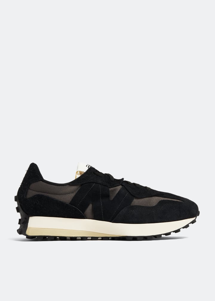 ★New Balance★ New Balance 327 Unisex Sneakers Black U327WE New Balance 327 sneakers for Men - Black in UAE | Level Shoes