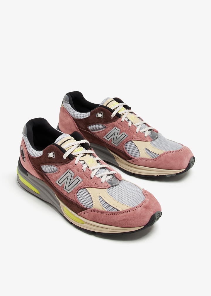 スニーカー NEW BALANCE 'Made in UK 991V2' sneakers Multicolor The New Balance 991v2 has never looked (and felt) this luxe