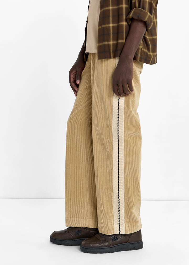 uadwdbl-225_2.jpg?ts=20260302201440