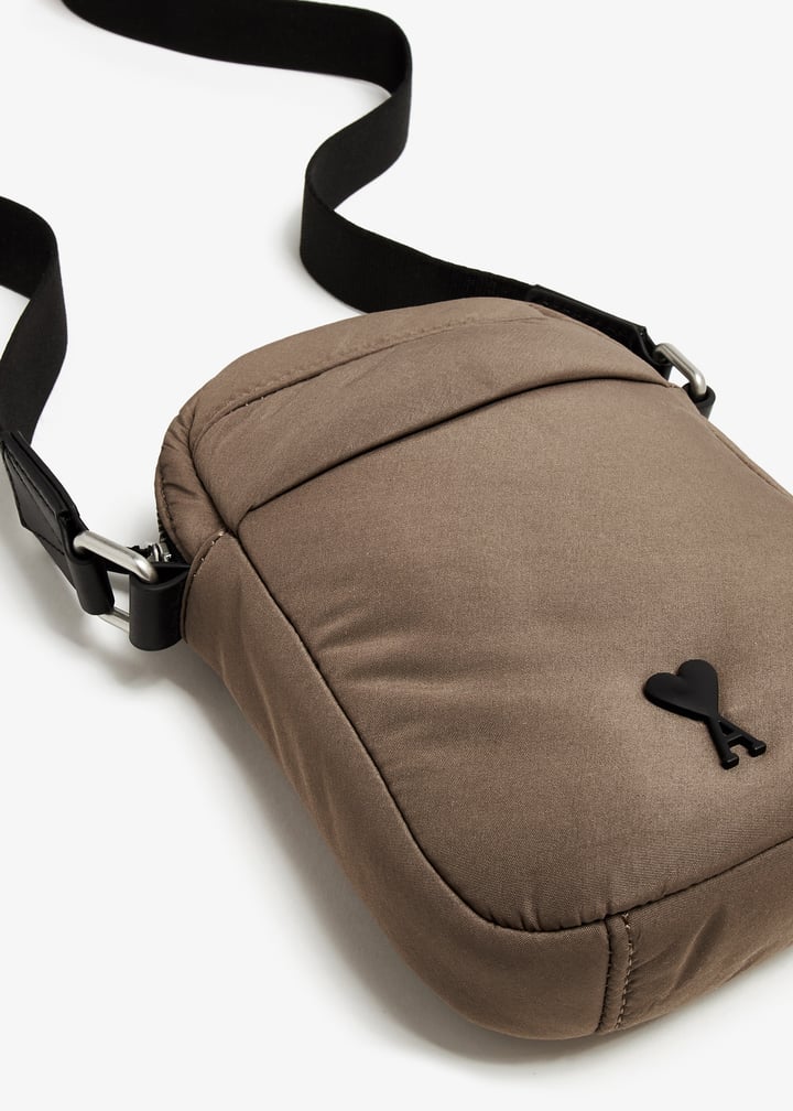 ★正品★【AMI】25SS Heart Logo Small Pocket Crossbody Bag AMI PARIS] 25SS Heart Logo Small Pocket Crossbody Bag