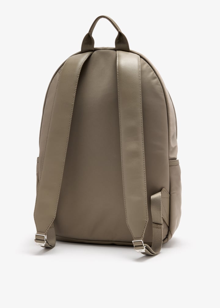 ull728-aw0001-a002_6.jpg?ts=20260214032650