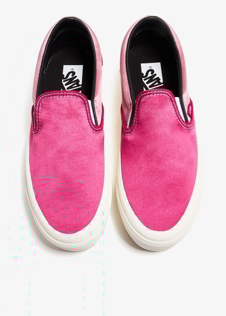 Vans LX Slip-On Reissue 98 sneakers for Women - Pink in UAE Vans LX Slip-On Reissue 98 sneakers for Women - Pink in UAE