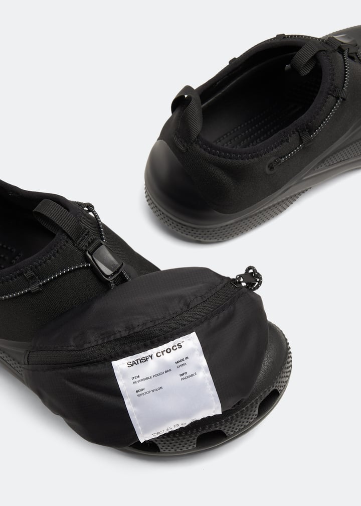 NWT Crocs Classic Clog Satisfy Black Zip Pouch Bag Men’s Size 8 Women’s Size 10 Crocs Classic Clog POUCH Bag Charm BLACK ZIP with Carabiner  main image 2