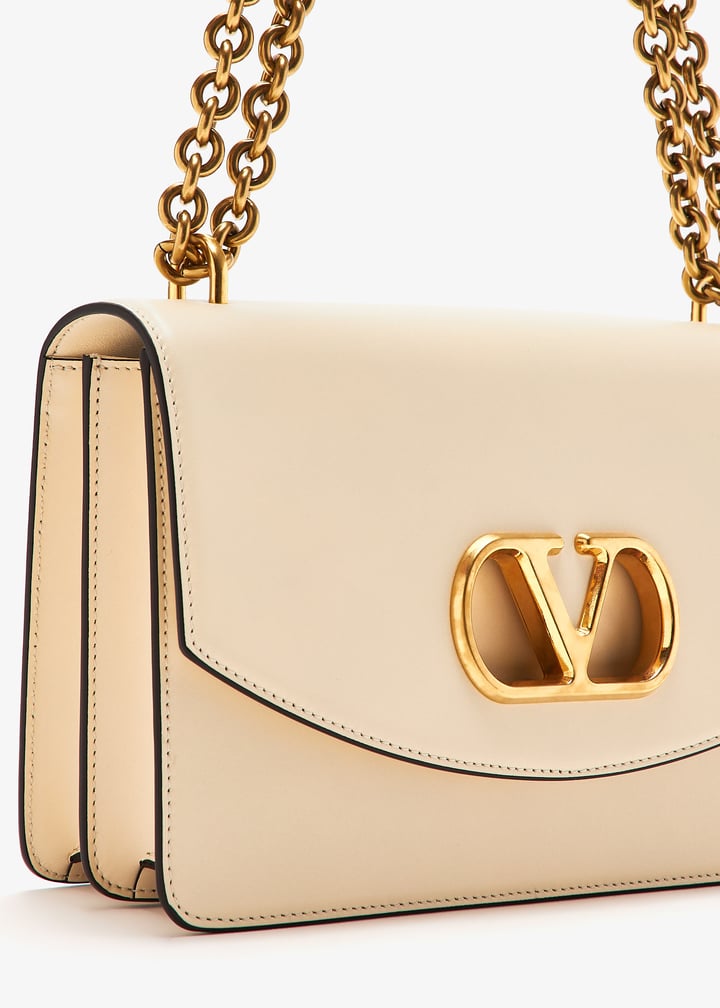 ショルダーバッグ・ポシェット Valentino Garavani Vain Ivory Leather Shoulder Bag VALENTINO GARAVANI Vain leather shoulder bag | NET-A-PORTER