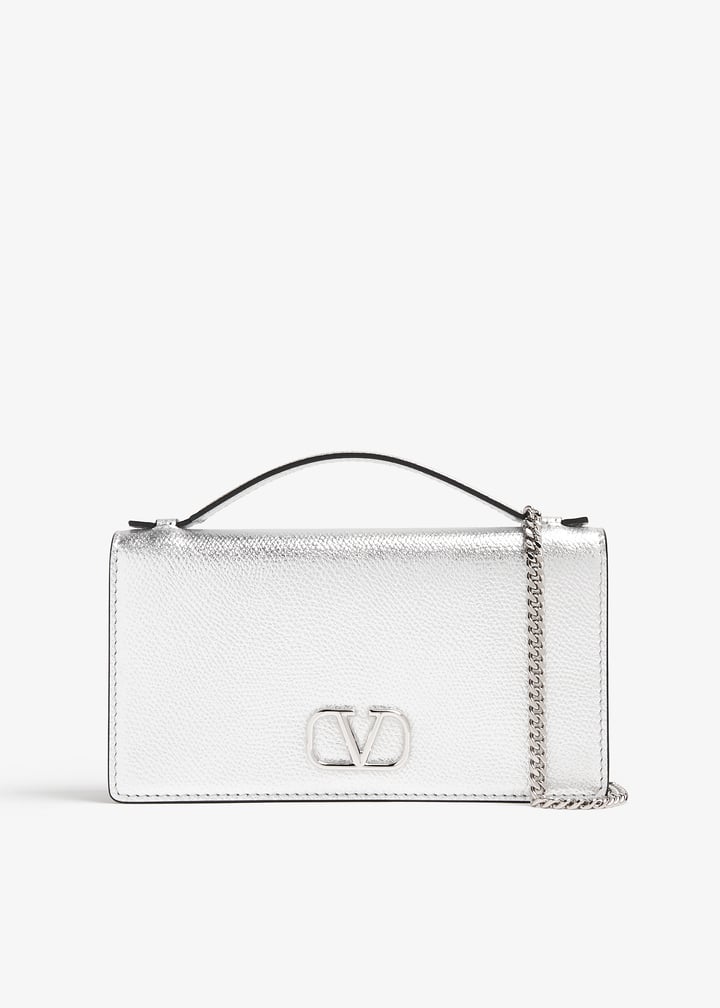 ショルダーバッグ・ポシェット Valentino Garavani Vlogo Signature Wallet With Chain In Grai Valentino Garavani Vlogo Signature Grainy Calfskin Wallet