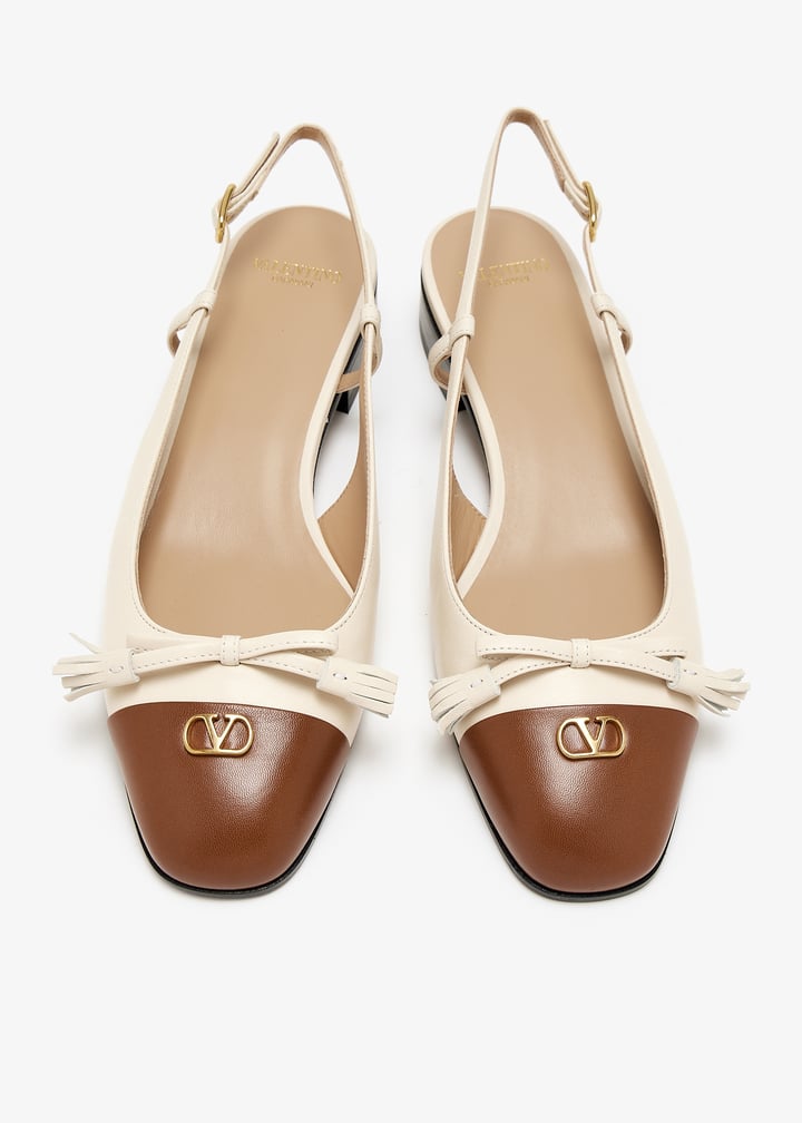 Valentino Garavani Valet Du Roi ballerinas for Women - Cream