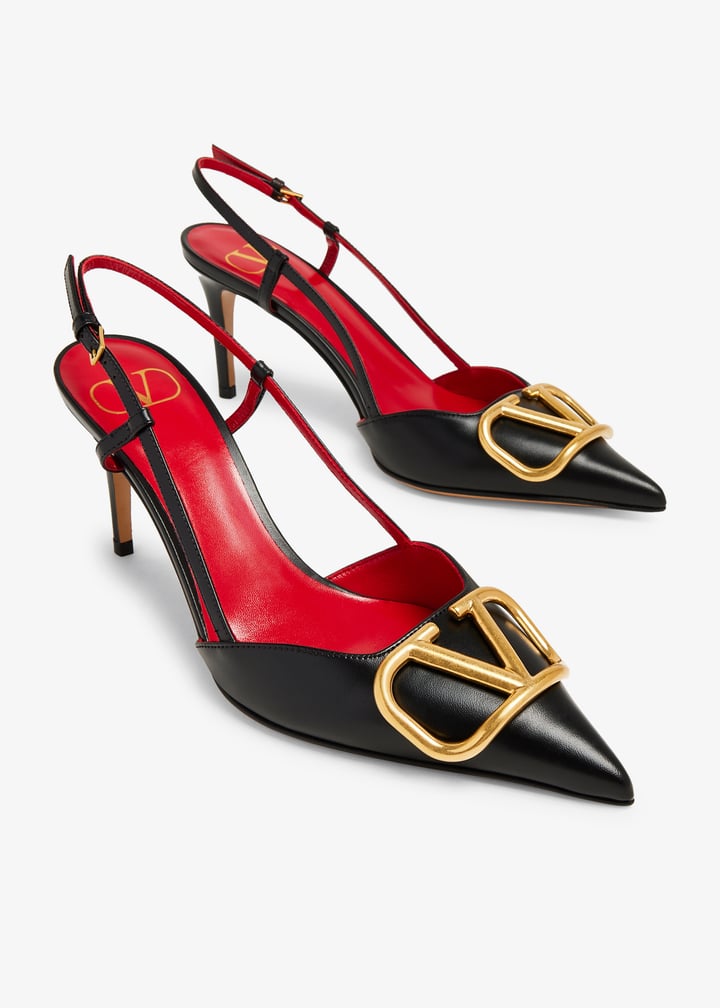 パンプス VALENTINO BLACK LEATHER VLOGO PUMPS VLogo leather pumps in black - Valentino Garavani | Mytheresa