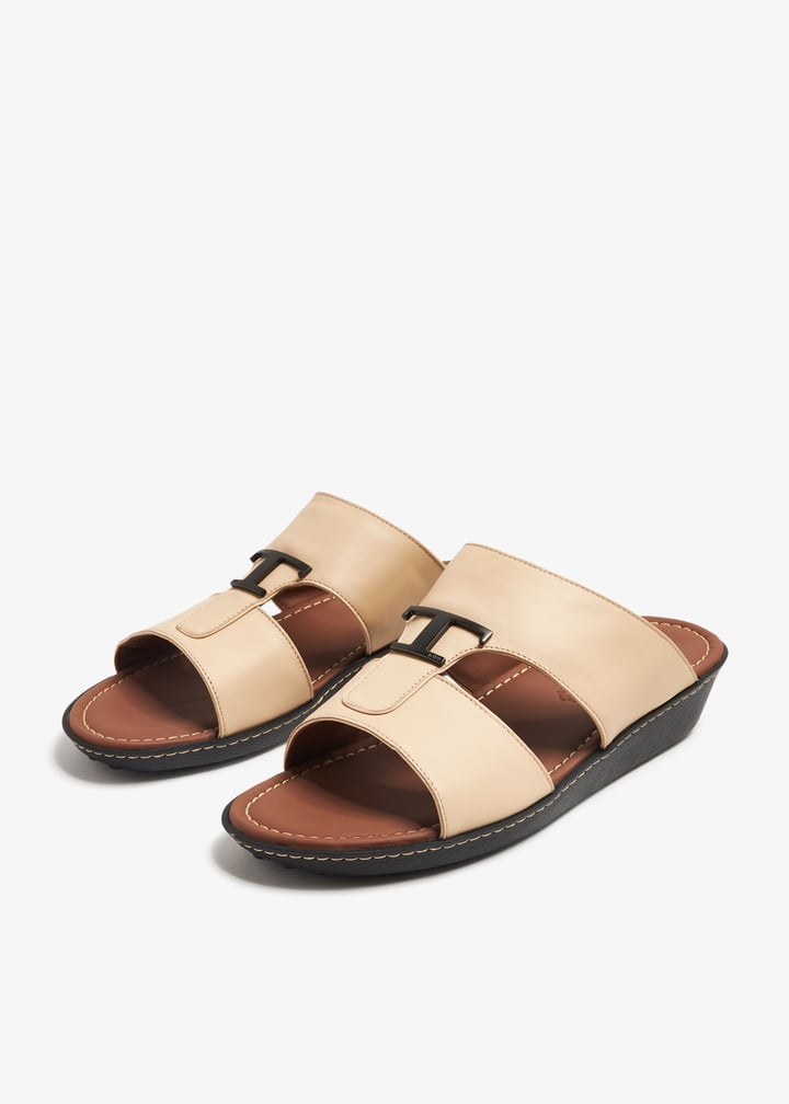 T Timeless sandals