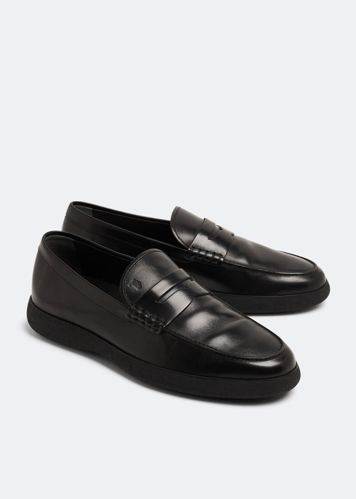Tod's Leather loafers for Men - Black in UAE | Level Shoes