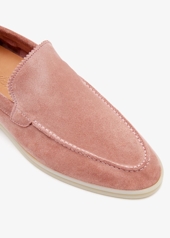 yacht-nude_5.jpg?ts=20250110030515