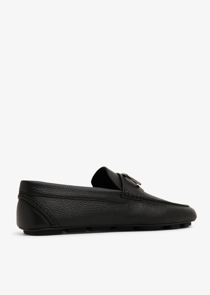 【関税&送料込】Valentino Garavani Black Leather Vlogo Signa Valentino Garavani VLogo Signature loafers for Men - Black
